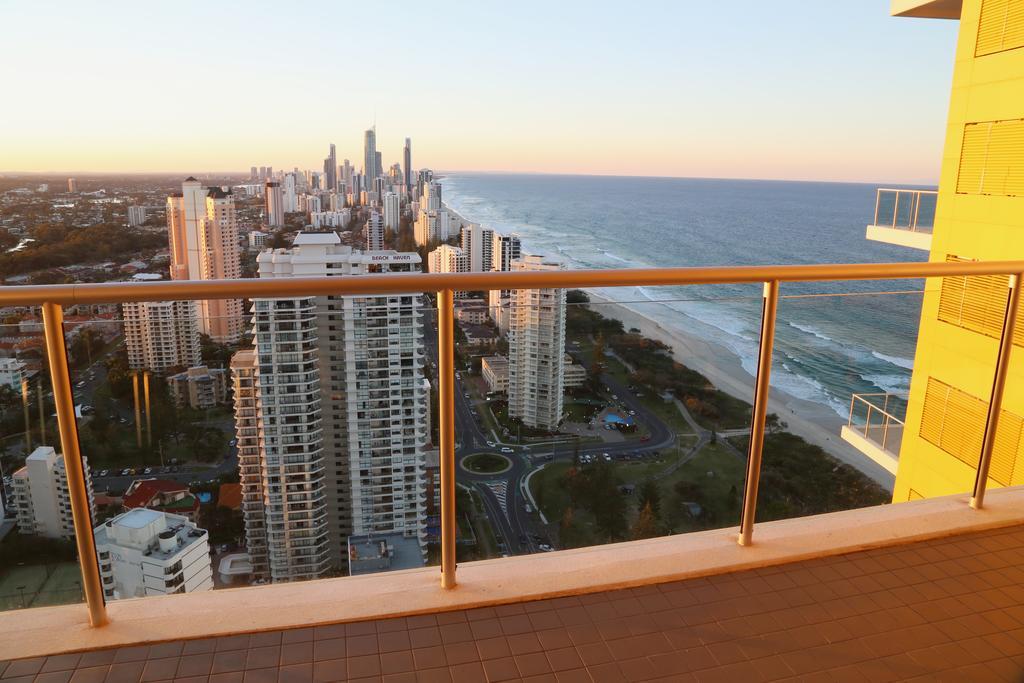 Ultiqa Air On Broadbeach Gold Coast Eksteriør billede